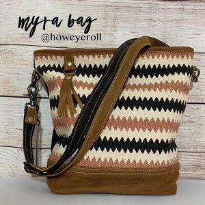 🌟 Myra Heartbeat Shoulder Bag